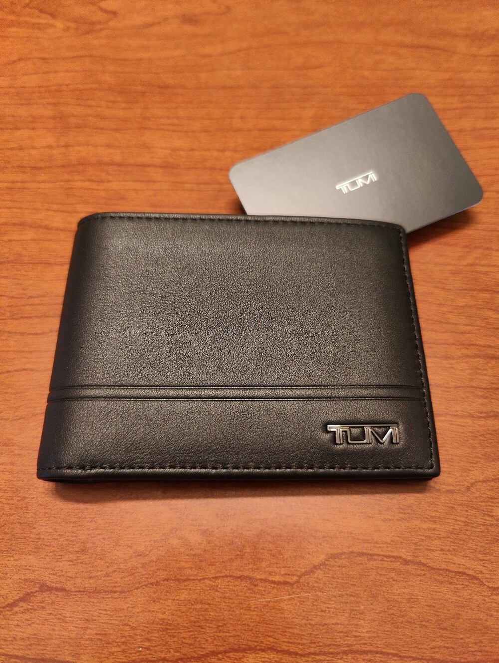 NWT Tumi Nassau Double Billfold (Black Smooth)
